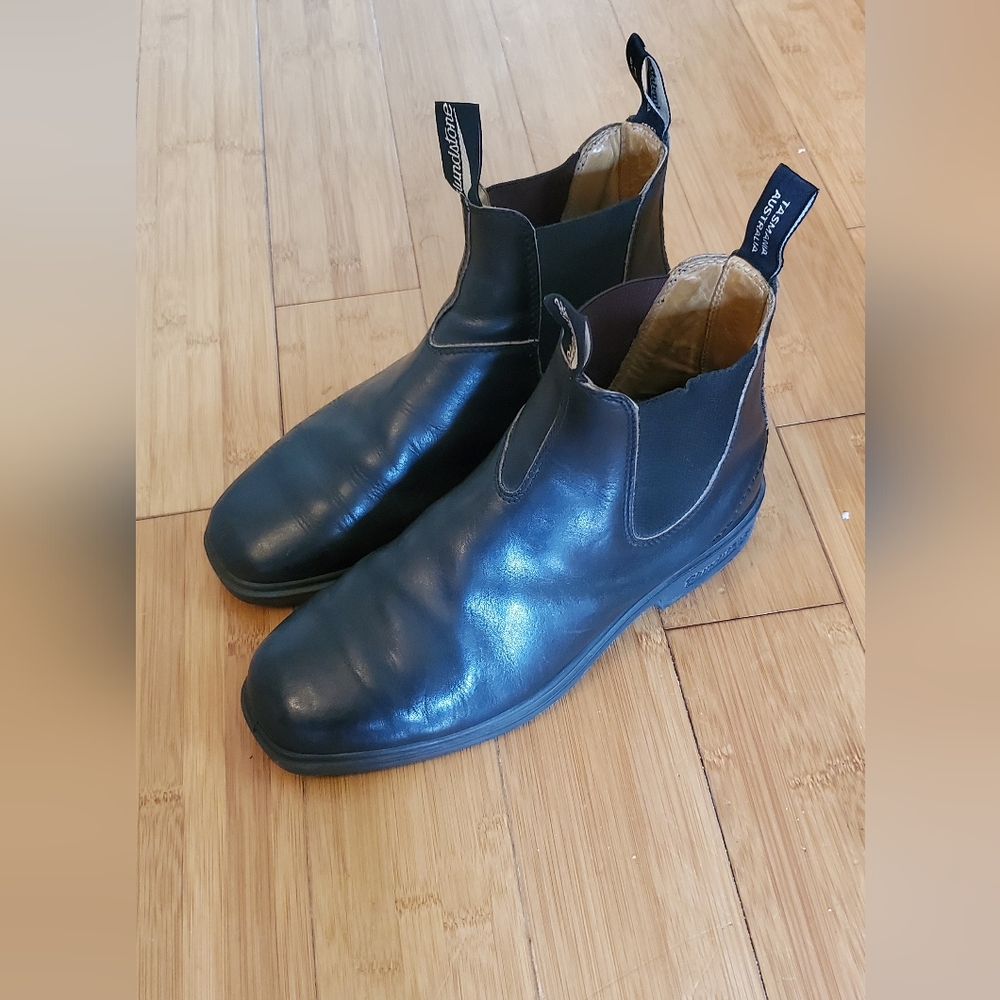 Size 8 chisel toe blundstone
